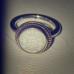 Pandora silver mother of pearl ring